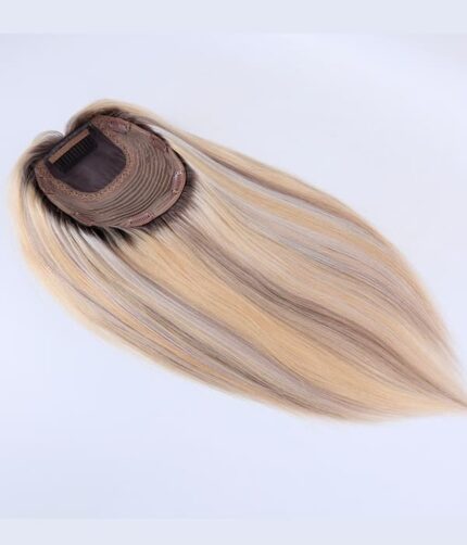 Tupet naturalny z mikroskórą kolor popielaty blond z pasemkami i odrostem - obrazek 3