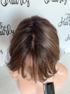 Peruka Cambridge syntetyczna front lace Coolest Ash Brown - obrazek 3