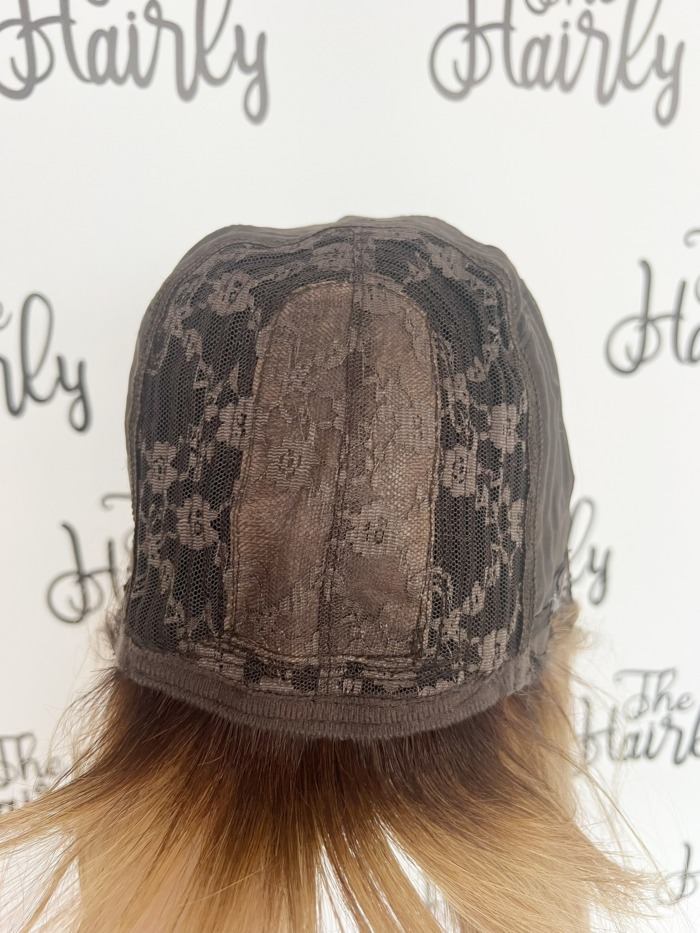 Peruka naturalna Sarah z grzywką i częściowym monofilamentem - obrazek 14