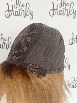 Peruka naturalna Sarah z grzywką i częściowym monofilamentem - obrazek 13