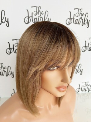 Peruka naturalna Sarah z grzywką i częściowym monofilamentem - obrazek 9