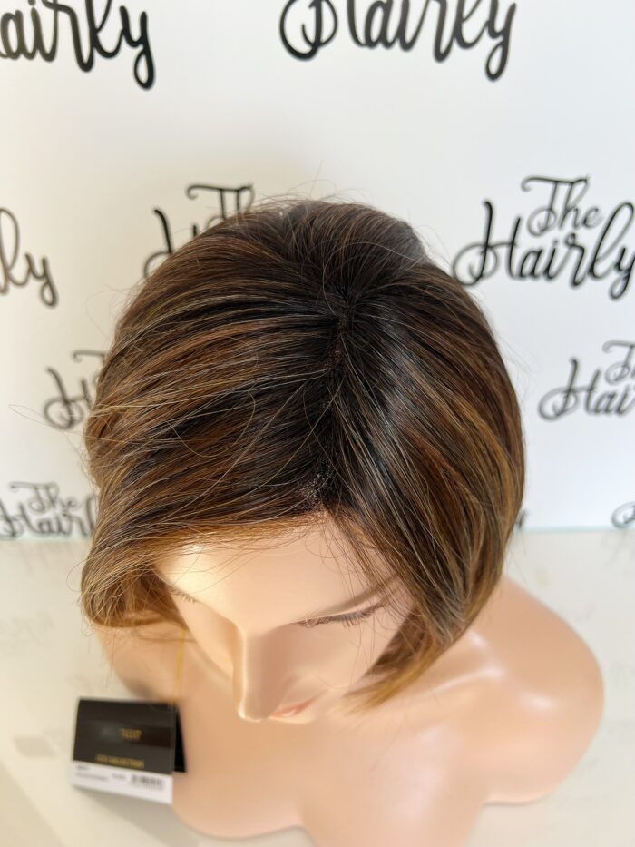 Peruka Mara 100% ręcznie szyta syntetyczna front lace Rich Chocolate Brown Rooted - obrazek 4