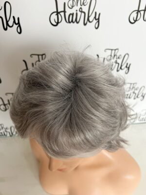 Peruka syntetyczna Zuza maszynowo szyta cieniowana z grzywką A3 - obrazek 2