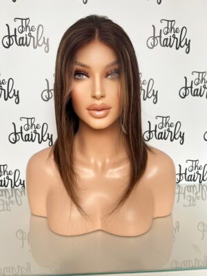 Peruka naturalna Janice front lace z włosów europejskich, długość 45cm, średni brąz z pasemkami