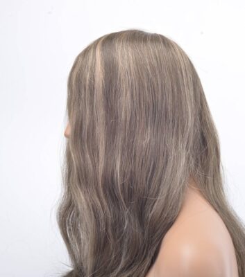 Ile wytrzymuje peruka naturalna