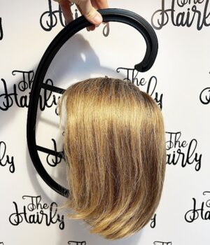 Plastikowy wieszak na perukę lub topper