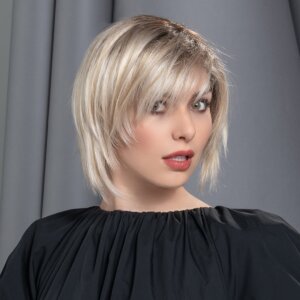 Peruka syntetyczna krótka AVA Mono Part - obrazek 2