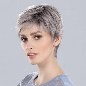 Peruka syntetyczna bardzo krótka DEBBIE (Z punktową mikroskórą) - obrazek 3