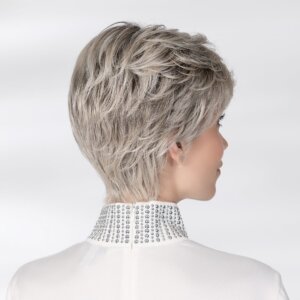 Peruka syntetyczna krótka POSH Deluxe (100% Ręcznie Tkana, Mono Top) - obrazek 2