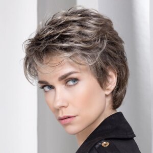 Peruka syntetyczna krótka PRIMA Soft (100% Ręcznie Tkana, Extended Lace Front)