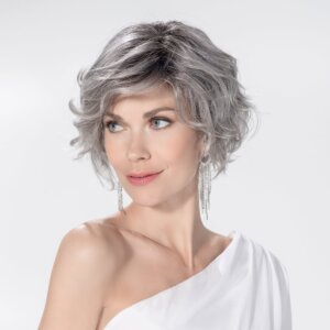 Peruka syntetyczna krótka ROMANCE Deluxe (100% Ręcznie Tkana, Mono Top)