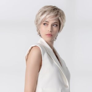 Peruka syntetyczna krótka SATIN Soft (100% Ręcznie Tkana, Ear-to-Ear Lace Front) - obrazek 3