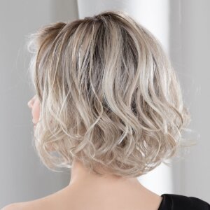 Peruka syntetyczna półdługa STELLA Mono Part (Włos termoodporny High Heat, Extended Lace Front) - obrazek 2