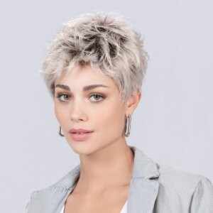 Peruka syntetyczna krótka TAB (Mono Crown, Extended Lace Front)