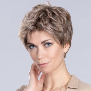 Peruka syntetyczna krótka TIME Comfort (High Heat Fiber, Podwójny Mono Top, Extended Lace Front) - obrazek 4