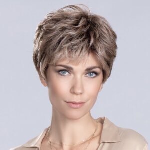 Peruka syntetyczna krótka TIME Comfort (High Heat Fiber, Podwójny Mono Top, Extended Lace Front)