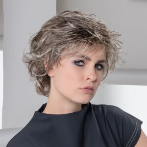 Peruka syntetyczna krótka VILLANA (Mono Crown, Lace Front, Kolekcja Modixx)