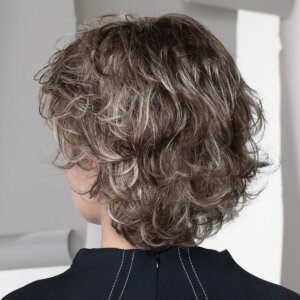Peruka syntetyczna krótka VILLANA (Mono Crown, Lace Front, Kolekcja Modixx) - obrazek 2
