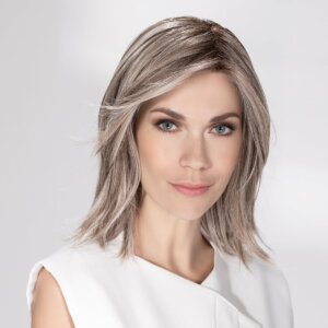 Peruka syntetyczna półdługa WHISPER Comfort (Włos termoodporny High Heat, Extended Lace Front)